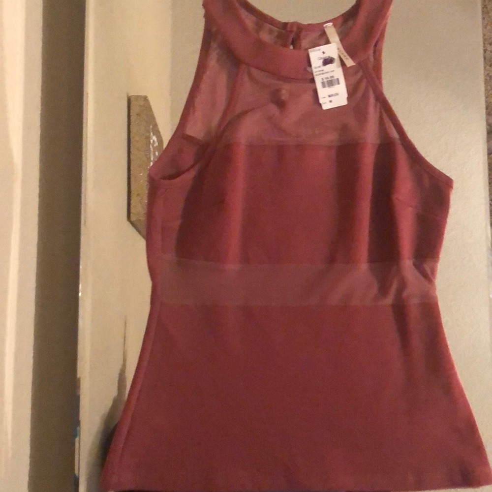 Women’s mauve sleeveless top